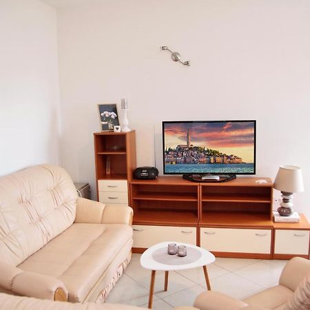 Apartment Matika, Terrace Apartment 10 Minutes Walk From Center Rovinj Kültér fotó