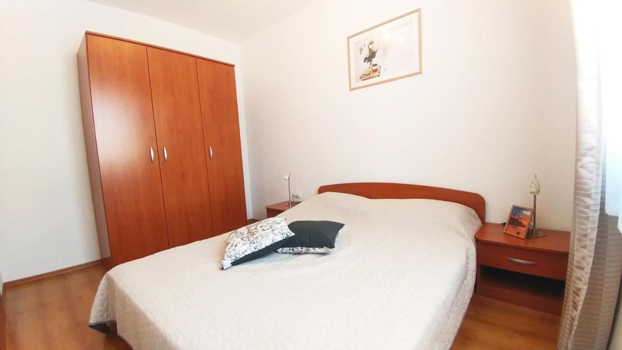 Apartment Matika, Terrace Apartment 10 Minutes Walk From Center Rovinj Kültér fotó