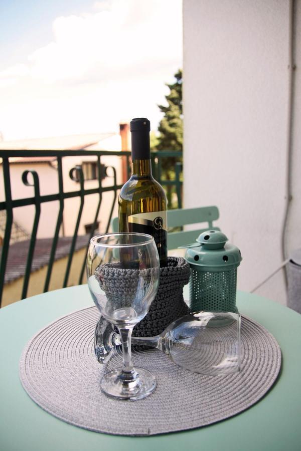 Apartment Matika, Terrace Apartment 10 Minutes Walk From Center Rovinj Kültér fotó